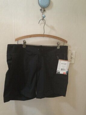 NWT Rustic Ridge Sz XL black Trek shorts